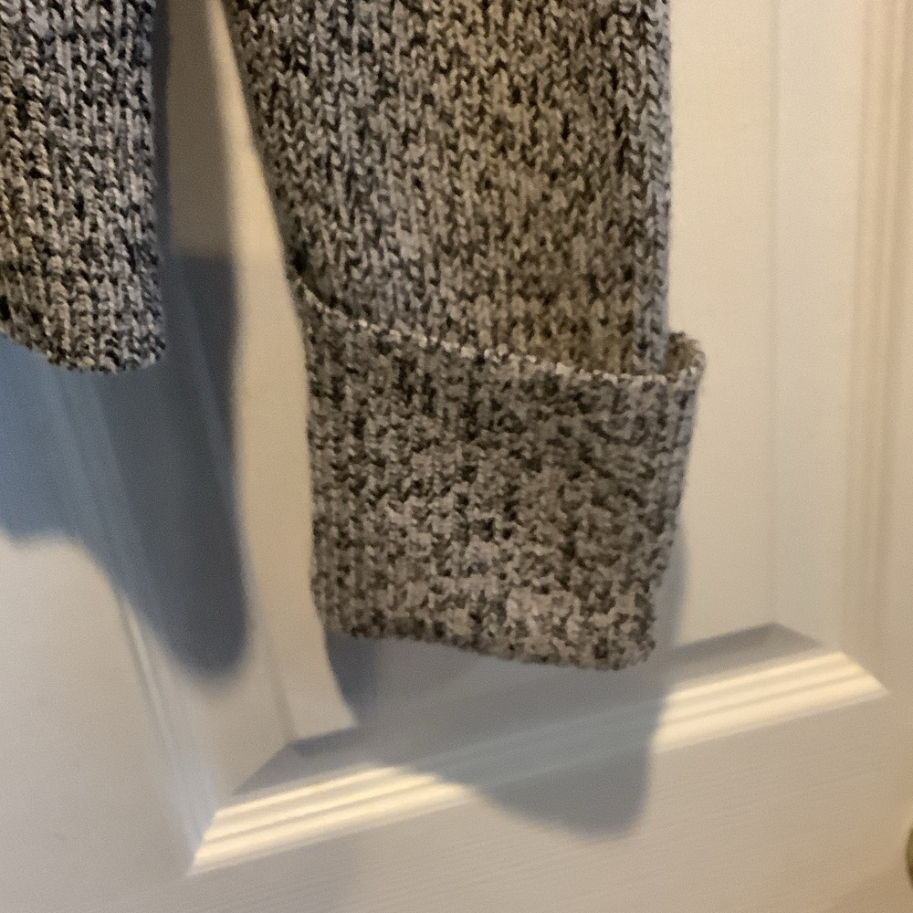 Theory Heathered Gray Crew Neck Sweater,‎ wool blend - Picture 9 of 11